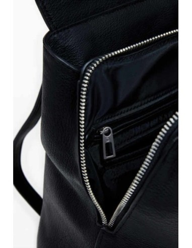 Mochila Desigual solapa grabado Negro
