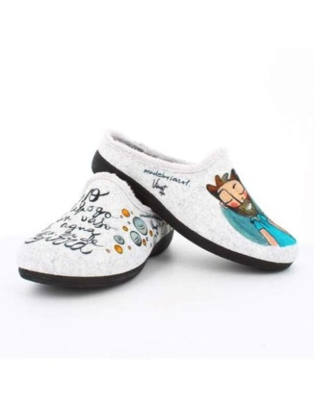 Zapatillas de Casa Vivant "No me Ahogo en un Vaso de Agua pero si de Birra" Gris