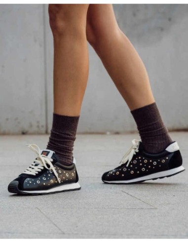 Zapatilla Inara Tachuelas Negro Popa