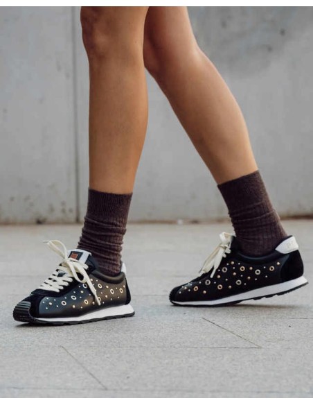 Zapatilla Inara Tachuelas Negro Popa