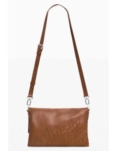 Bolso desigual mediano logo charm camel