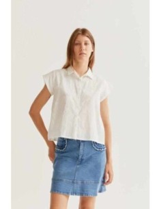 Camisa blanca con bordado floral Compañia fantástica