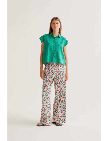 Camisa 100% algodón verde con bordado floral Compañia Fantástica