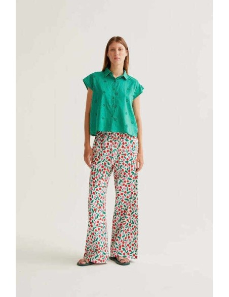 Camisa 100% algodón verde con bordado floral Compañia Fantástica