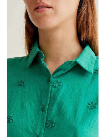 Camisa 100% algodón verde con bordado floral Compañia Fantástica