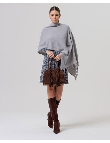 Poncho de punto con flecos Gris claro Surkana