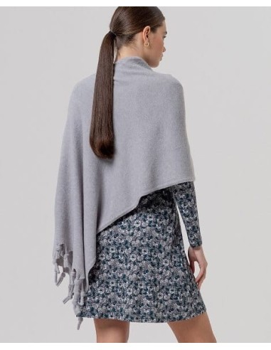 Poncho de punto con flecos Gris claro Surkana