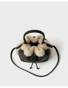 Bolso cubo con pelo Negro Surkana 2